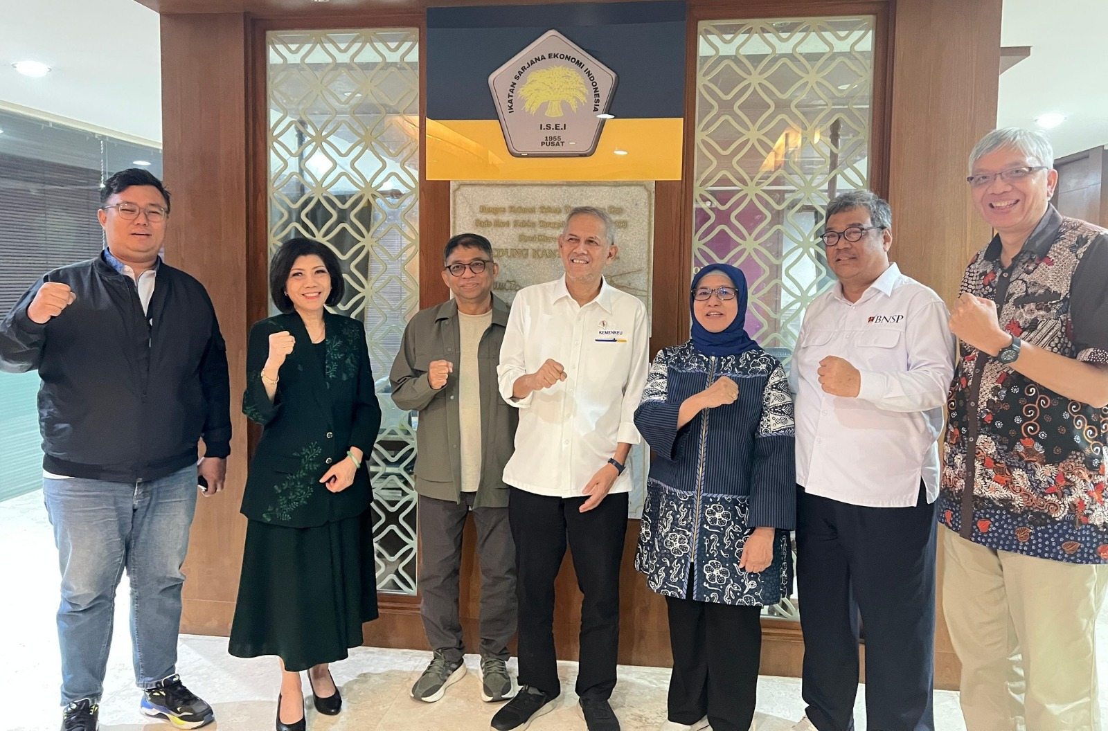 Memotret Strategi Ekonomi dan SDM dalam Rapat ISEI: Menyulam Masa Depan Indonesia dari Sertifikasi hingga Inovasi